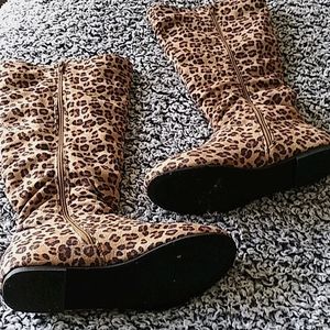 Leopard Print Knee Boots   Size 8